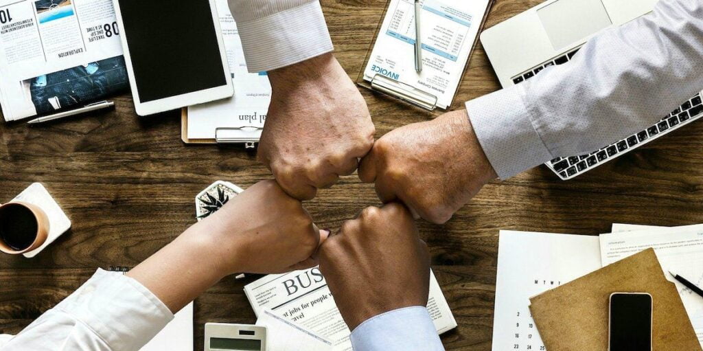 Modelo de contrato privado entre socios para crear una SL.