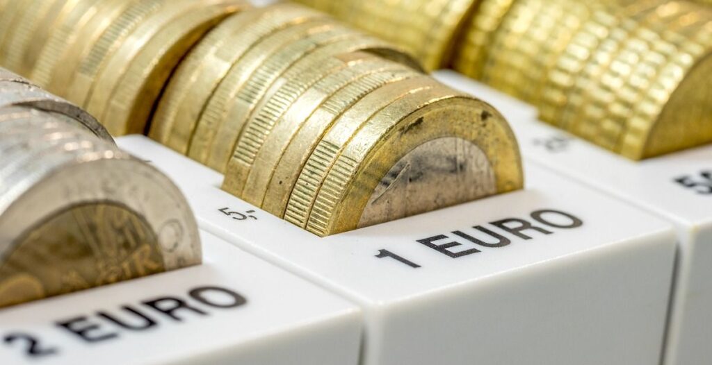¿Cómo reclamar al banco cobro por comisiones indebidas?